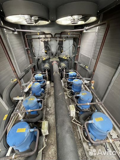 Чиллер для охлаждения помещений и воды