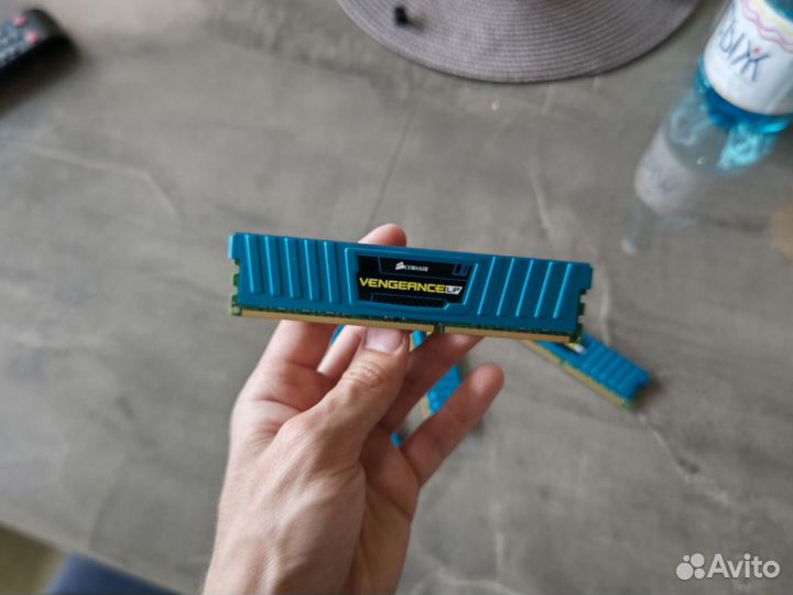 Озу Corsair vengeanceLP 4x4gb ddr3 1600 оперативна