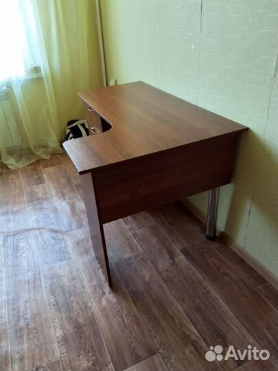 Детский письменный стол