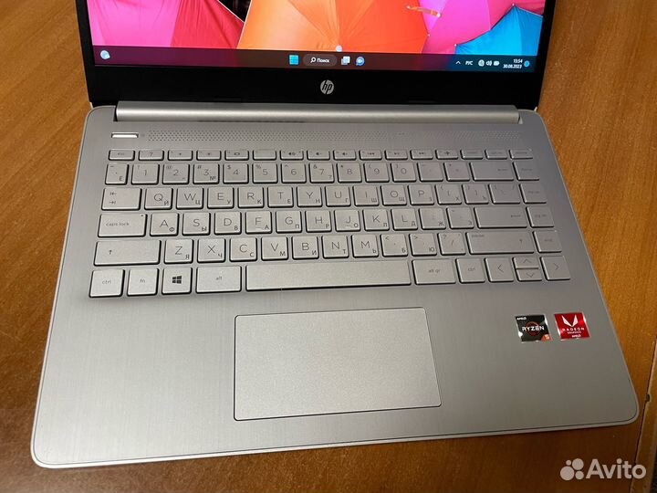 Мощнейший свежий ультрабук HP / IPS / 8 ядер