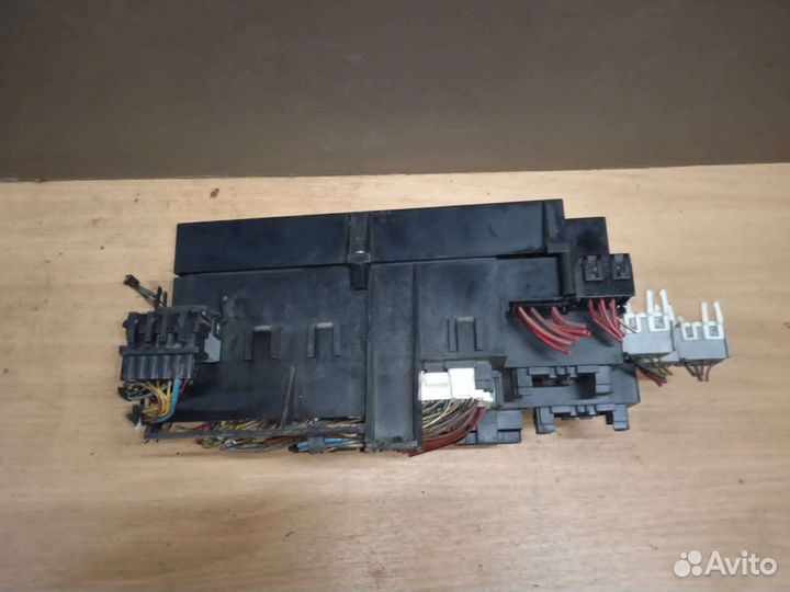 Блок предохранителей bmw 5 E34 бмв 5 E34