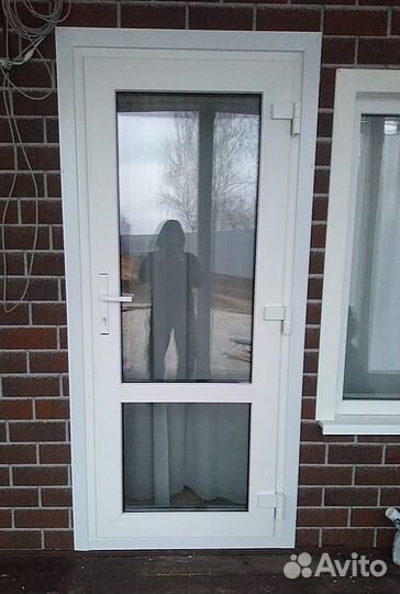 Дверь пластиковая входная