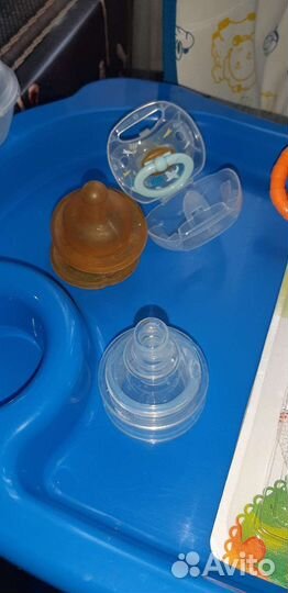 Бутылочка и аксессуары для кормления