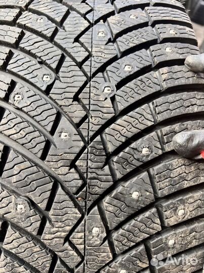 Pirelli Scorpion Ice Zero 2 285/40 R22