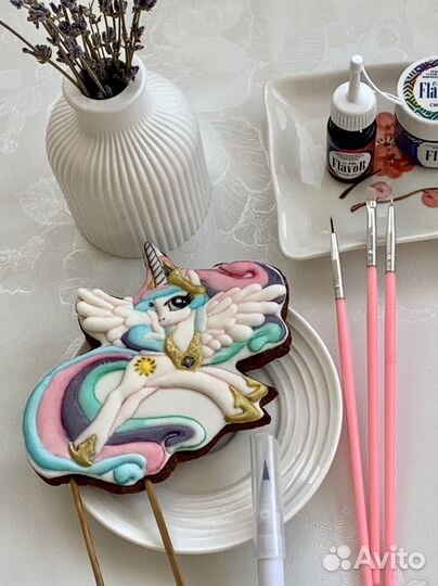 Пряничные топперы на заказ для украшения торта