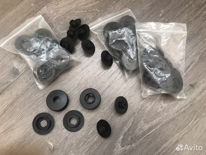 Клипсы противоскольжегия для автомобильных коврико