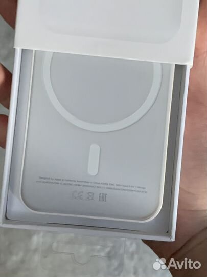 Павербанк apple