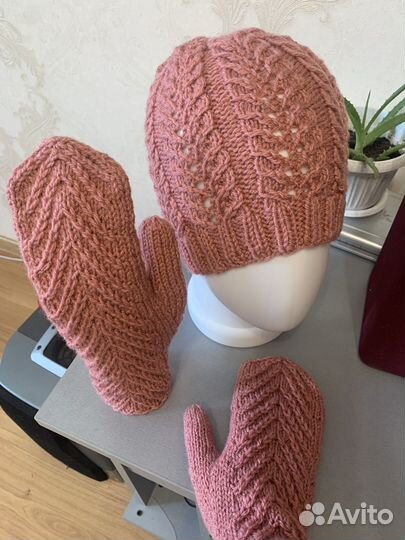 Комплект шапка и варежки