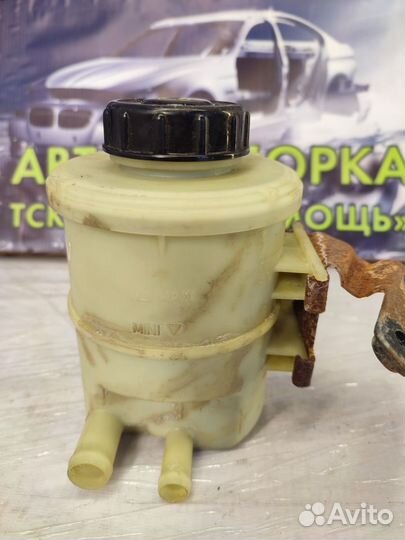 Бачок гур Renault Logan