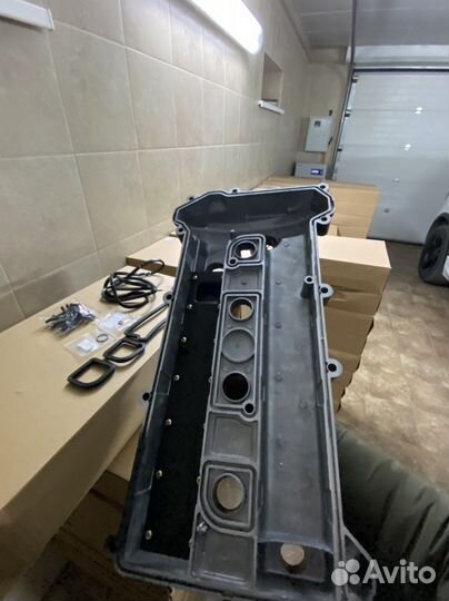 Клапанная крышка Mazda 6/3 Ford mondeo 2.0/2.3/2.5