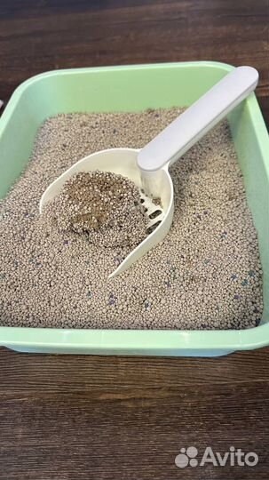 Бентонитовый комкующийся наполнитель