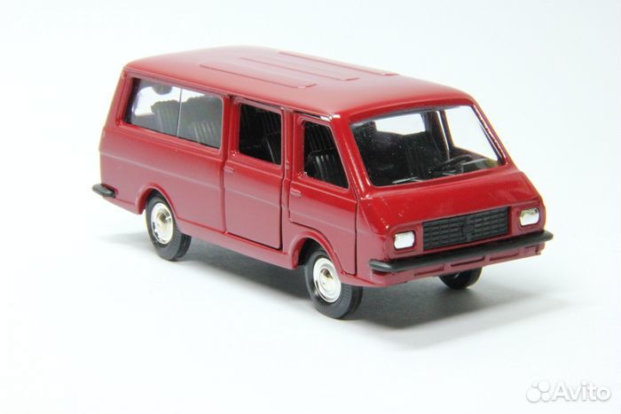 Модель Раф 2203