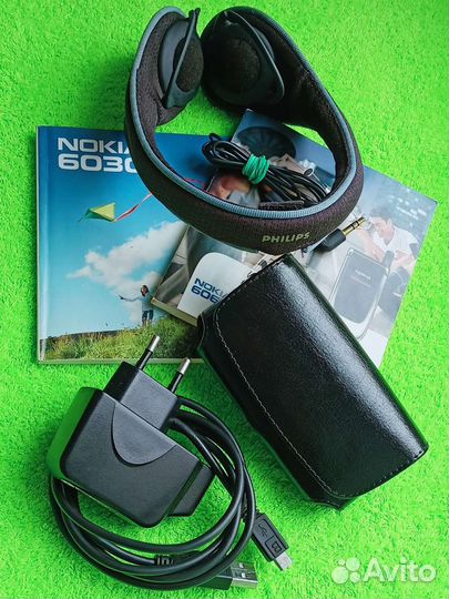 Зарядники, наушники, чехол для телефона