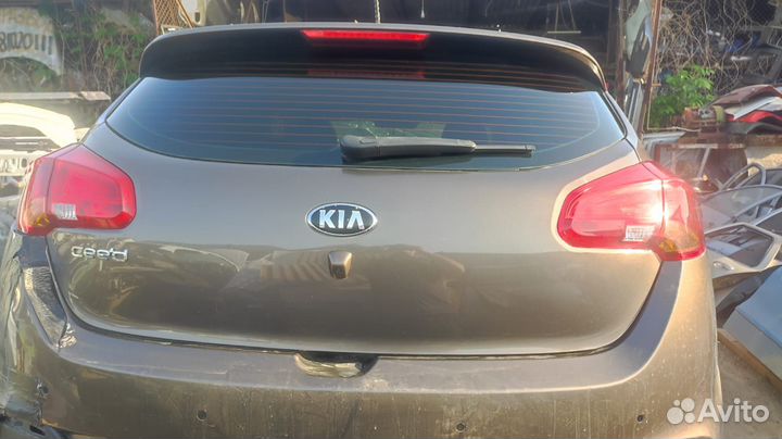 Крышка багажника Kia Ceed