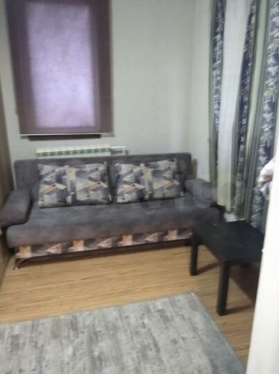 Комната 12 м² в 8-к., 1/2 эт.