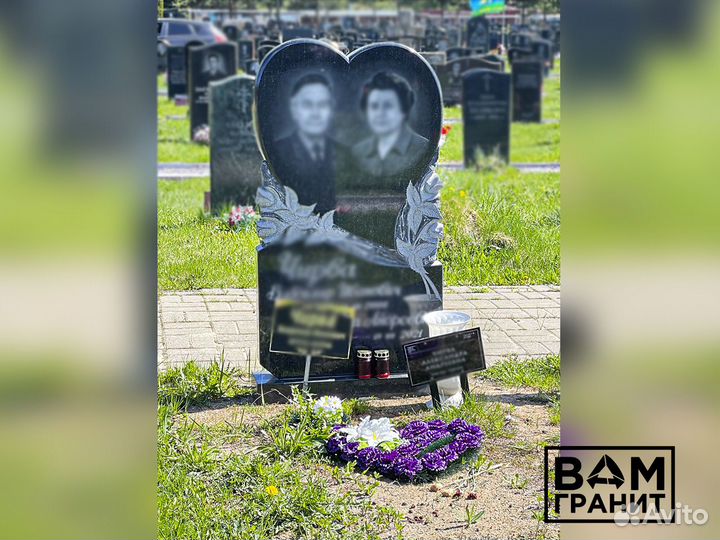 Памятник гранитный сложной резки, благоустройство