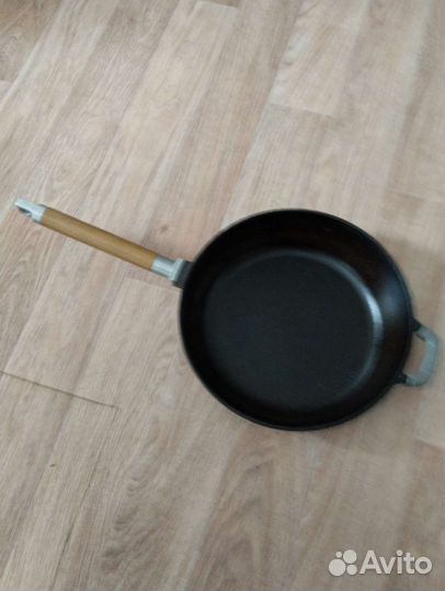 Чугунная сковорода
