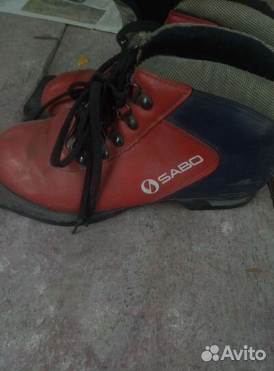 Лыжные ботинки