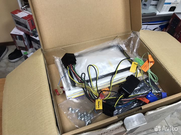 Атомагнитола Pioneer AVH-P6800DVD