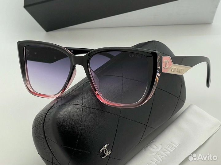Солнцезащитные очки Chanel
