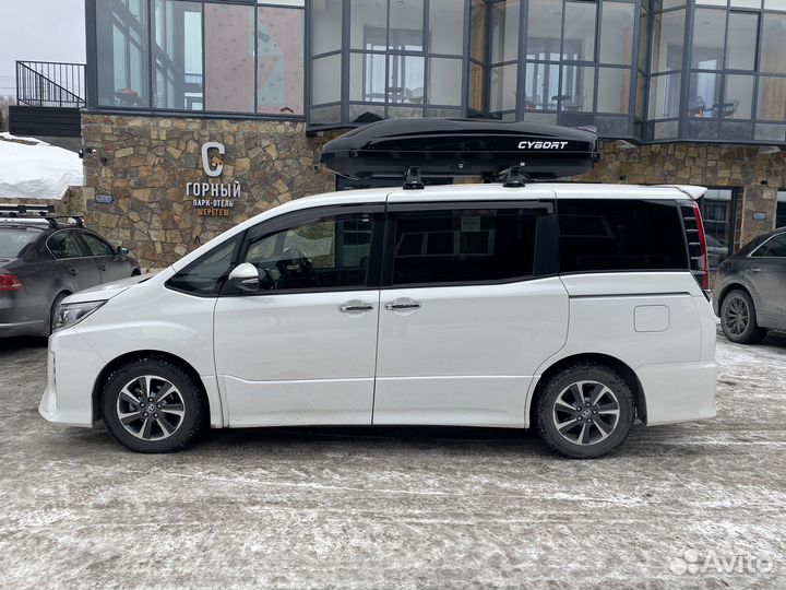 Трансфер, аренда минивэна Toyota Noah 2020гв