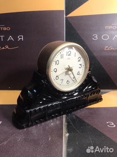 Настольные часы Маяк Стекло