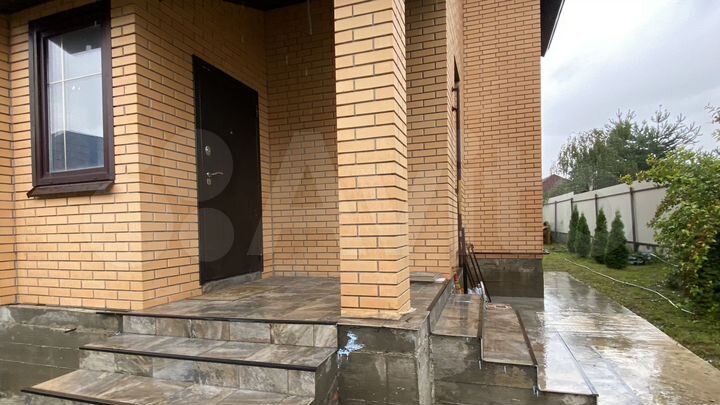 Дом 181 м² на участке 13 сот.