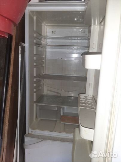 Продаю холодильник indesit