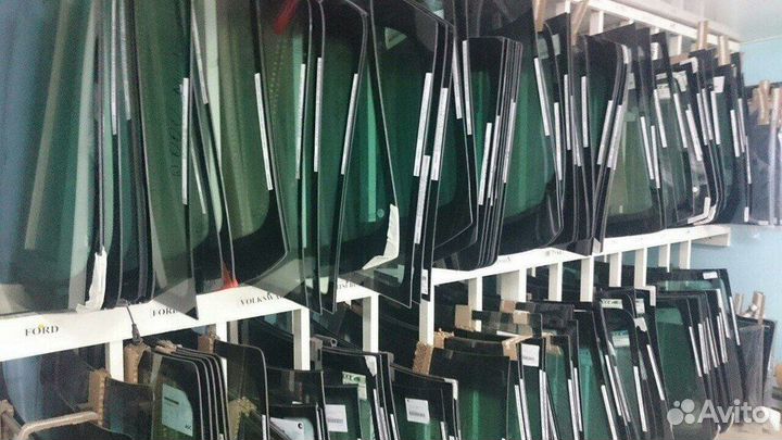 Заднее стекло Митсубиси Паджеро Спорт 2