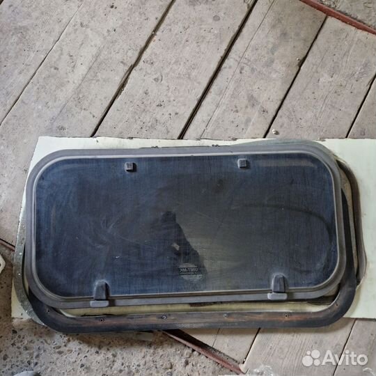 Люк на крышу универсальный