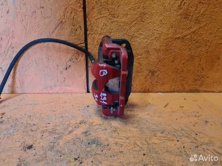 Суппорт тормозной задний левый Infiniti Qx56 Z62