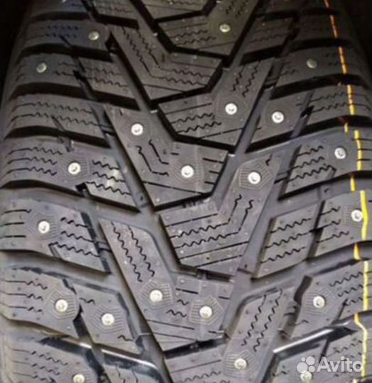 Hankook Winter i'Pike X W429A 235/50 R19