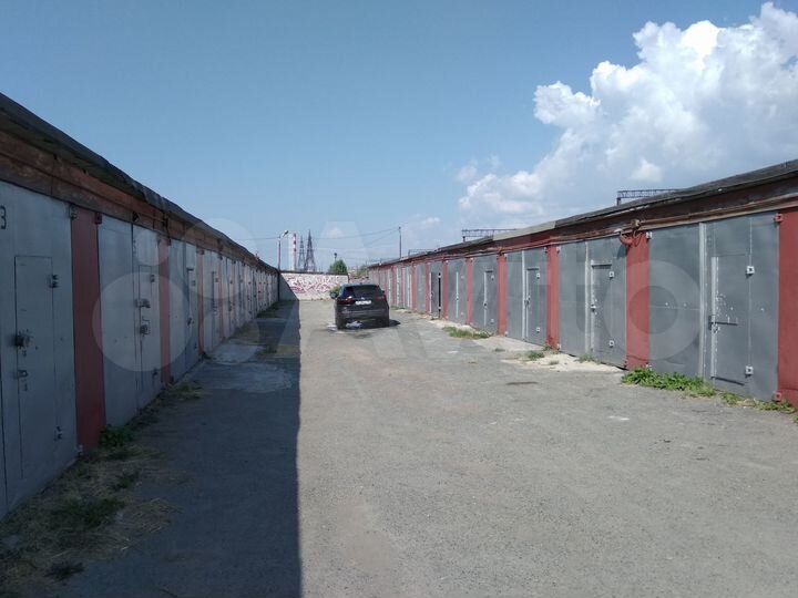 Гараж, > 30 м²