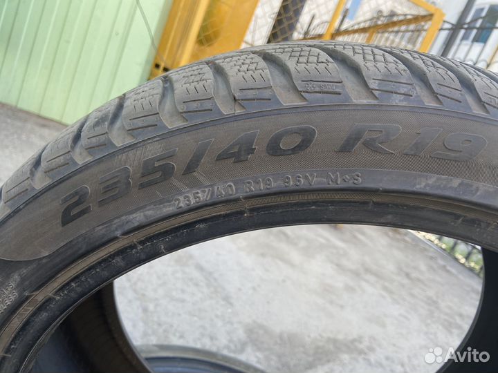 Pirelli Winter Sottozero 3 235/40 R19 20B