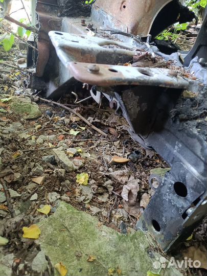 Рено сценик 2 четверть передняя левая