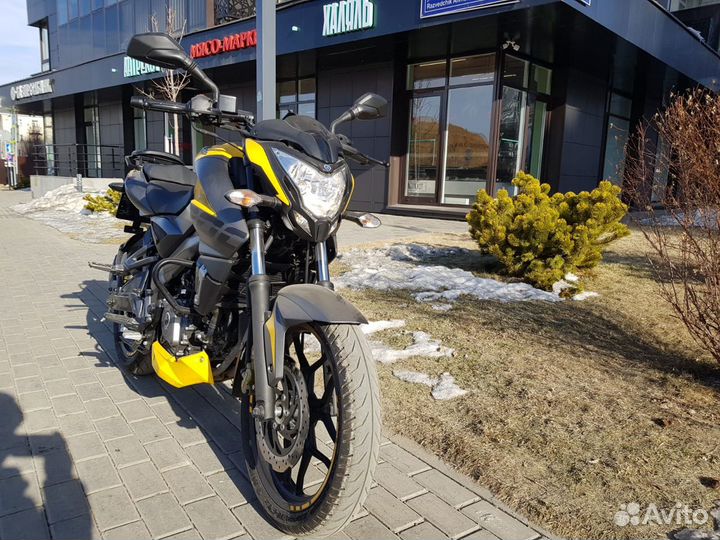 Мотоцикл Bajaj Pulsar NS 200