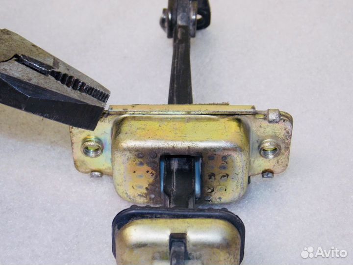 Ограничители фиксаторы дверей Hyundai/KIA тип 10