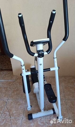Эллиптический тренажер HouseFit