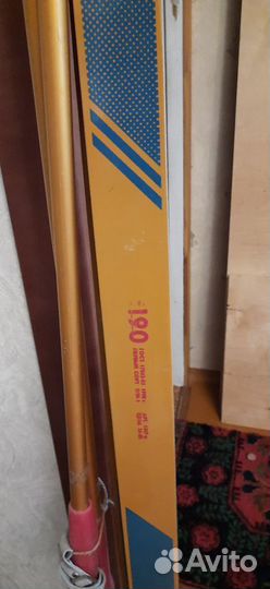 Лыжи беговые 190 см., пластиковые и лыжные палки
