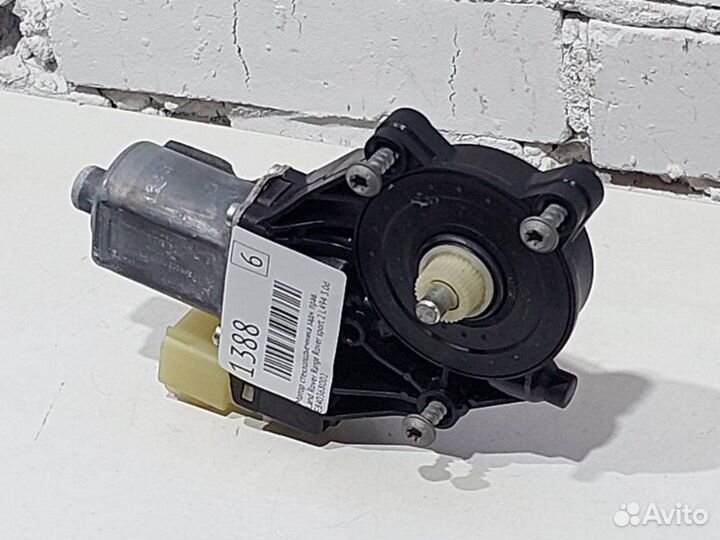 Мотор стеклоподъемника задний правый Land Rover