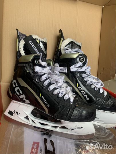 Коньки хоккейные CCM 43 размер