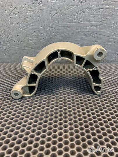 Кронштейн генератора Porsche Panamera 970 рест