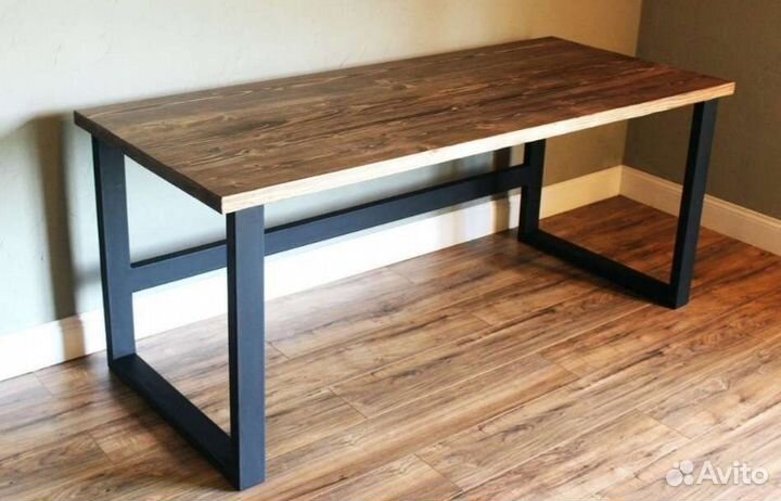 Рабочий стол лофт