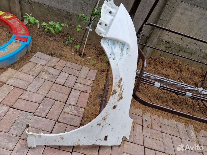 Крыло на chevrolet cruze 2012