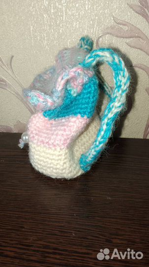 Вязаный мини рюкзак для кукл