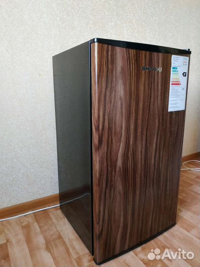 Мини-холодильник shivaki shrf-104CHT