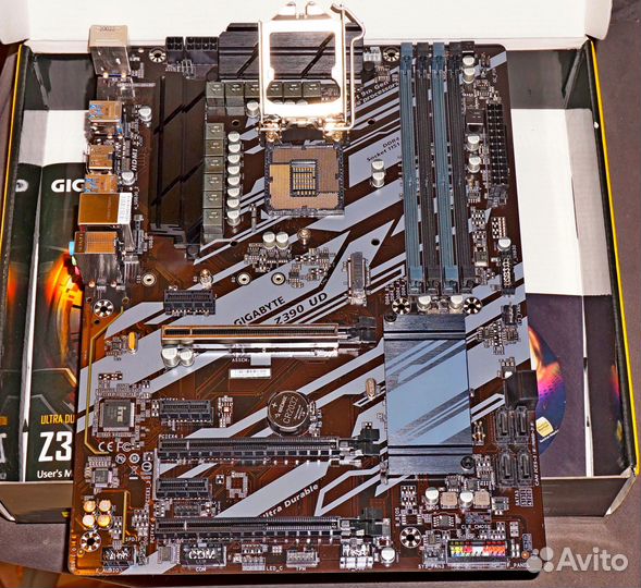 Топчик на 1151v2 Gigabyte z390 Трейдин