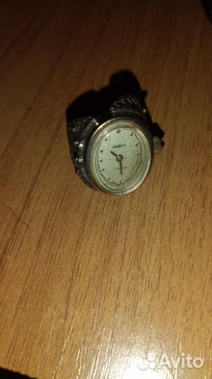 Кольцо с часами