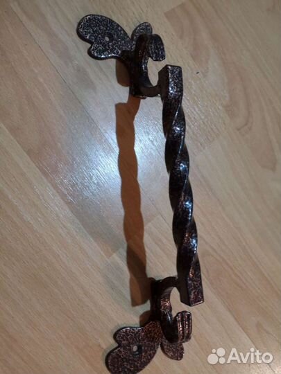 Ручка металлическая на дверь, ворота