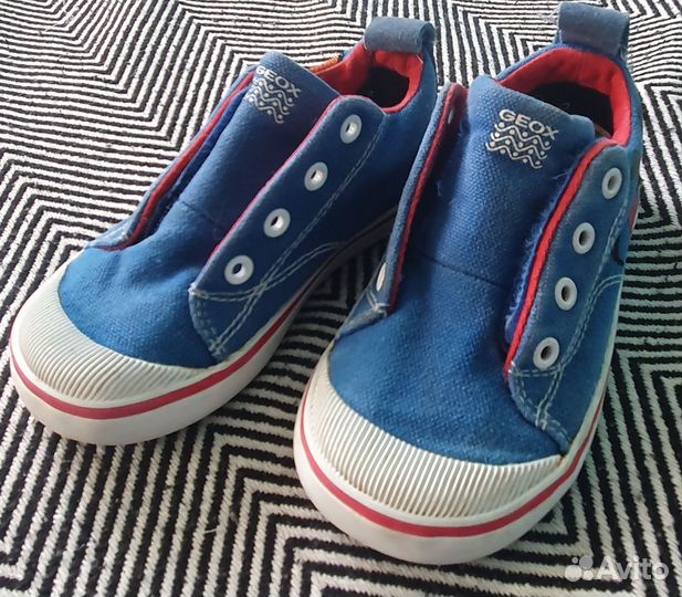 Кроссовки детские